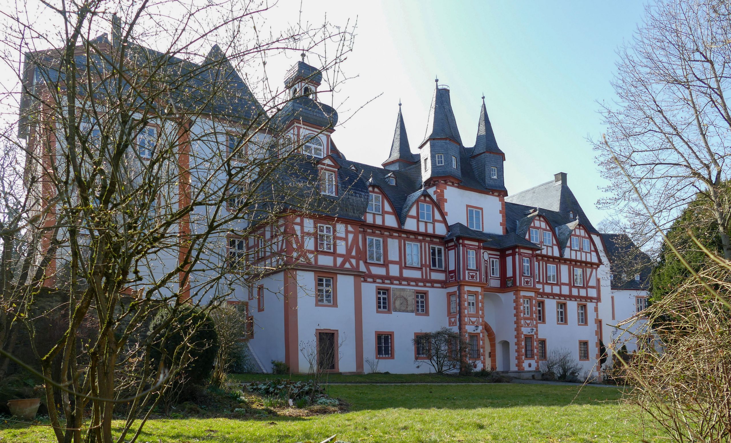 Schloss_Hungen_Umgebung_Seniorenresidenz_Hungen