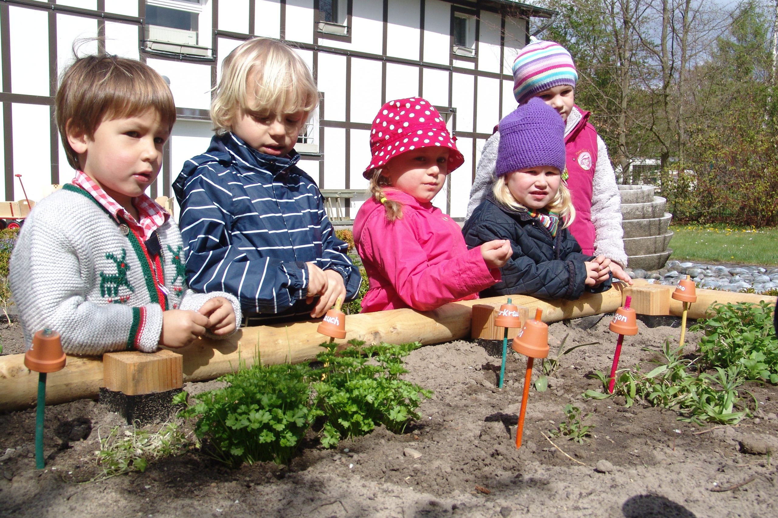 Kinder_auf_dem_Vierfelderhof_Berlin_JockelStiiftung